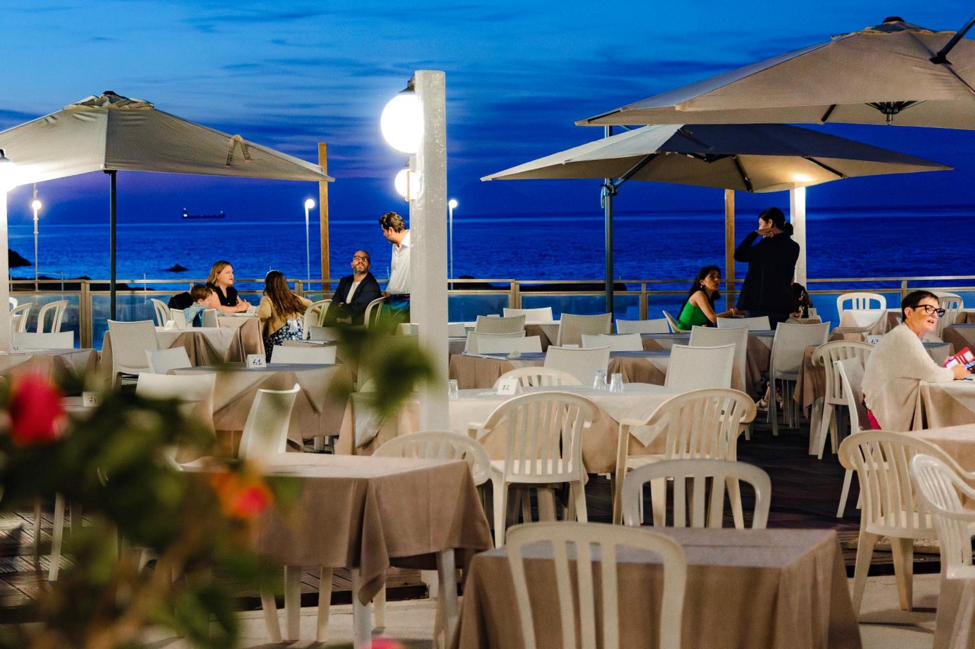 Riva Smeralda Camping Lodge Milazzo Dış mekan fotoğraf