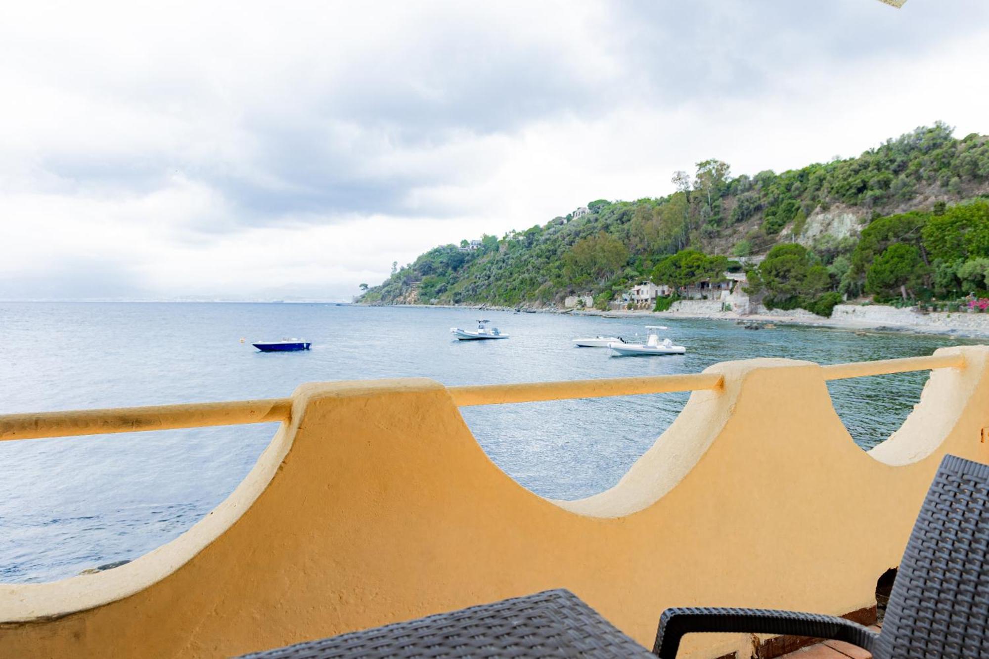Riva Smeralda Camping Lodge Milazzo Dış mekan fotoğraf
