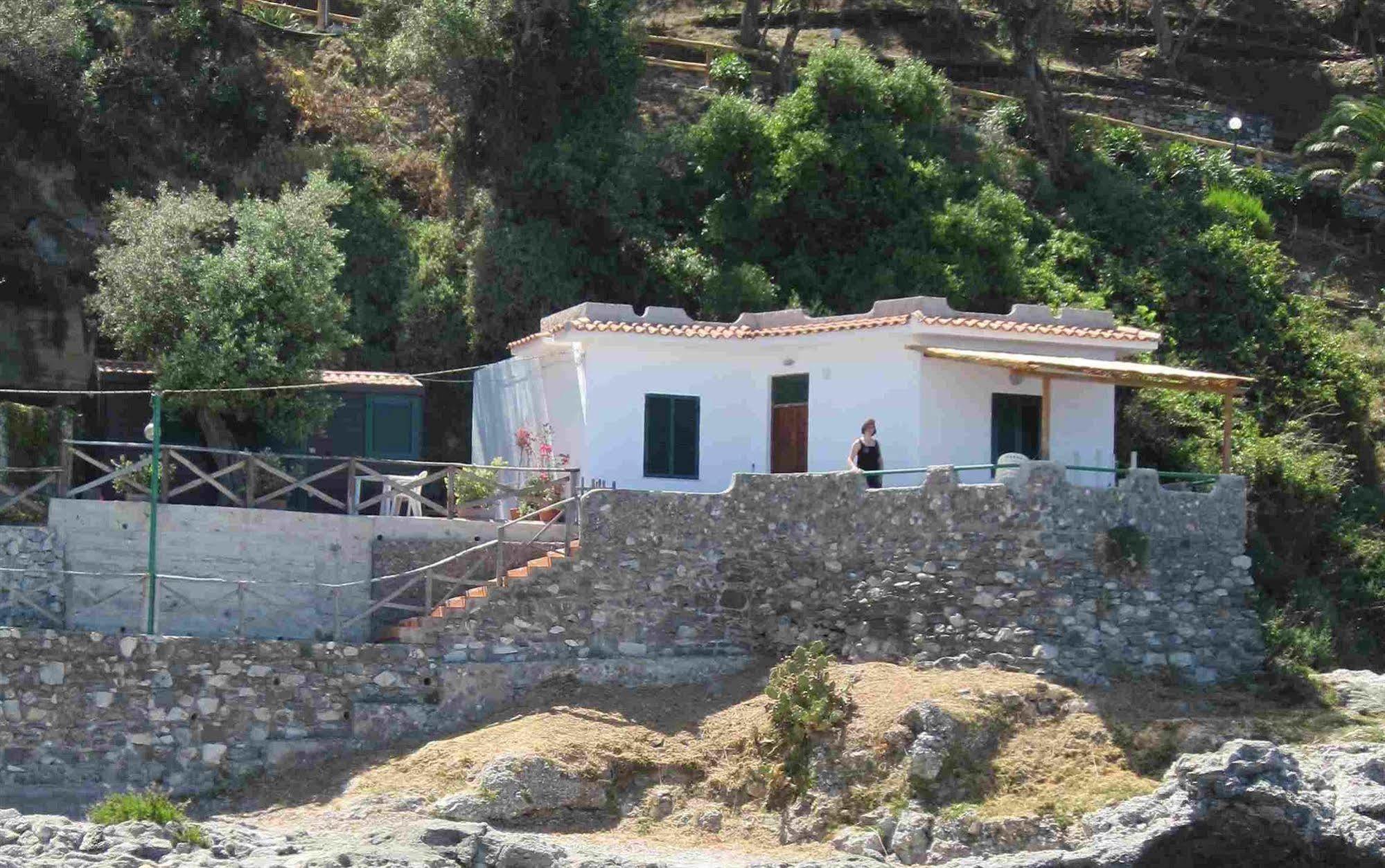 Riva Smeralda Camping Lodge Milazzo Dış mekan fotoğraf